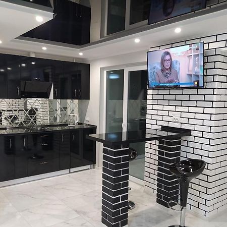 Люкс Апартаменты. Центр. 95 Квартал. Kryvyi Rih Exterior photo